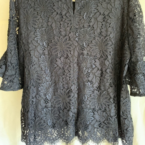 Dark navy pattern blouse bell sleeves size L - Picture 2 of 3